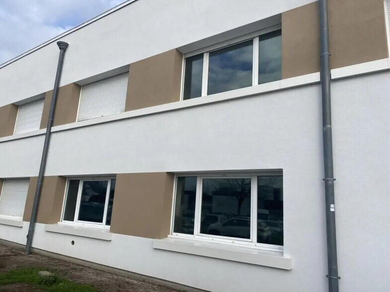 Office in Vannes for sale - Building Photo - Image 3 of 5