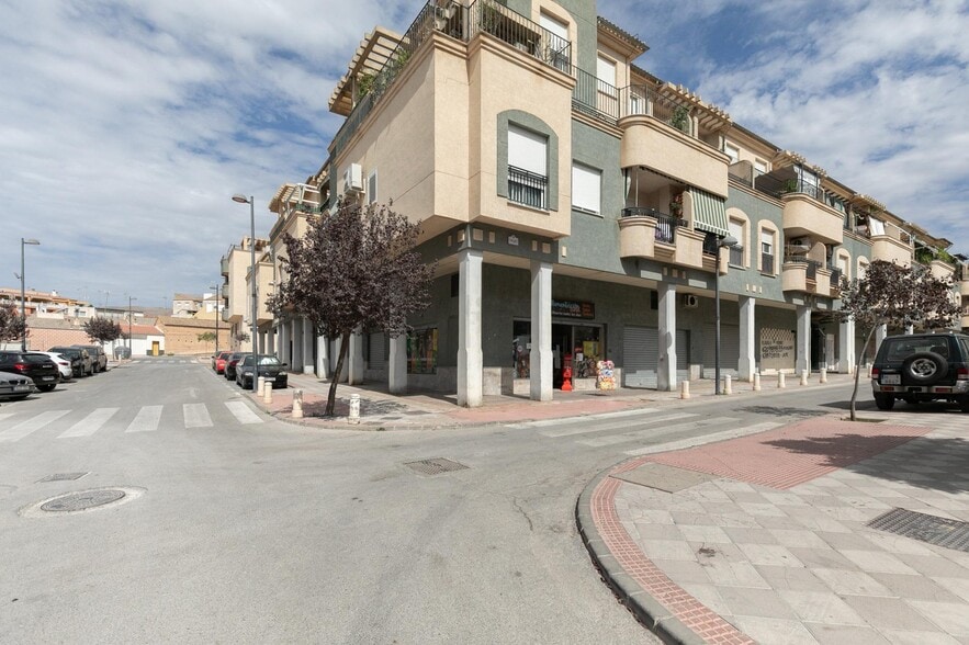 Calle Comares, 34, Atarfe, Granada for sale - Building Photo - Image 2 of 18