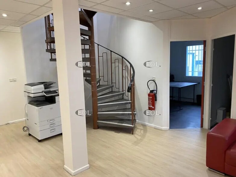 Office in Toussieu to rent - Interior Photo - Image 3 of 10