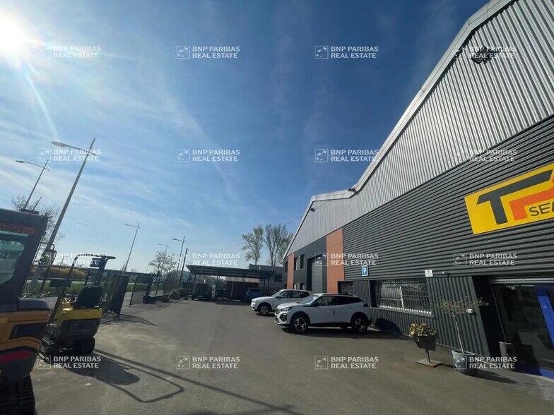 Light Industrial in Strasbourg to rent - Primary Photo - Image 2 of 11