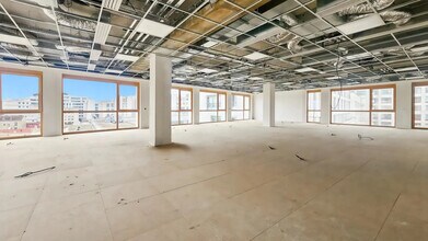 Office in Ivry-sur-Seine to rent Interior Photo- Image 1 of 1