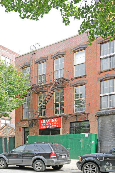 47 Bergen St, Brooklyn, NY for rent - Building Photo - Image 1 of 4