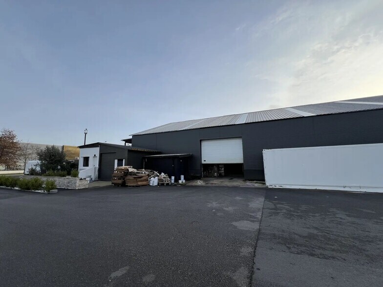 Industrial in Gennevilliers to rent - Building Photo - Image 2 of 5