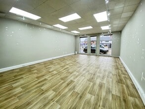 8-10 School Rd, Reading to rent Interior Photo- Image 1 of 5