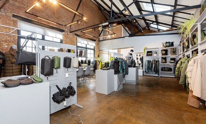 99 Wallis Rd, London to rent - Interior Photo - Image 3 of 6