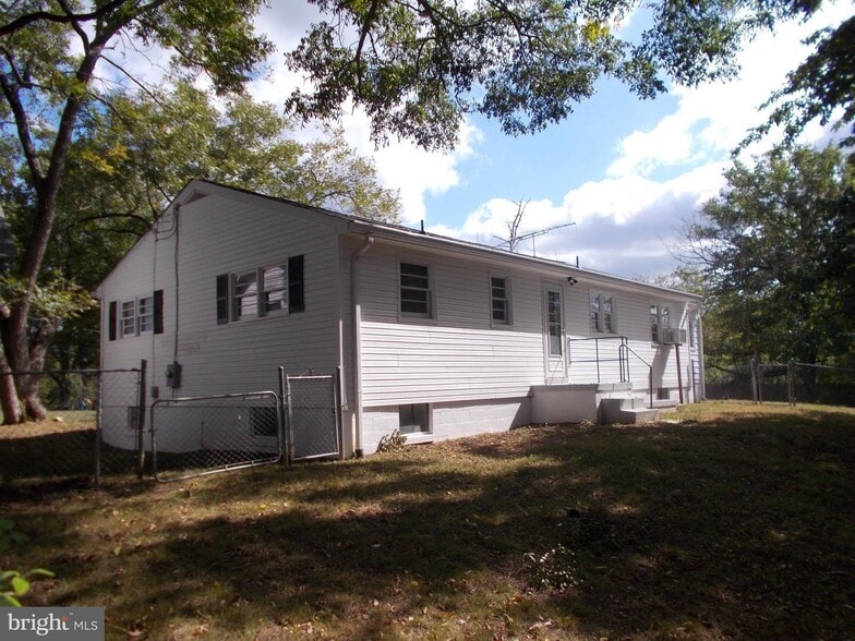 13002 Silver Cloud Rd, Bealeton, VA for sale - Building Photo - Image 3 of 3