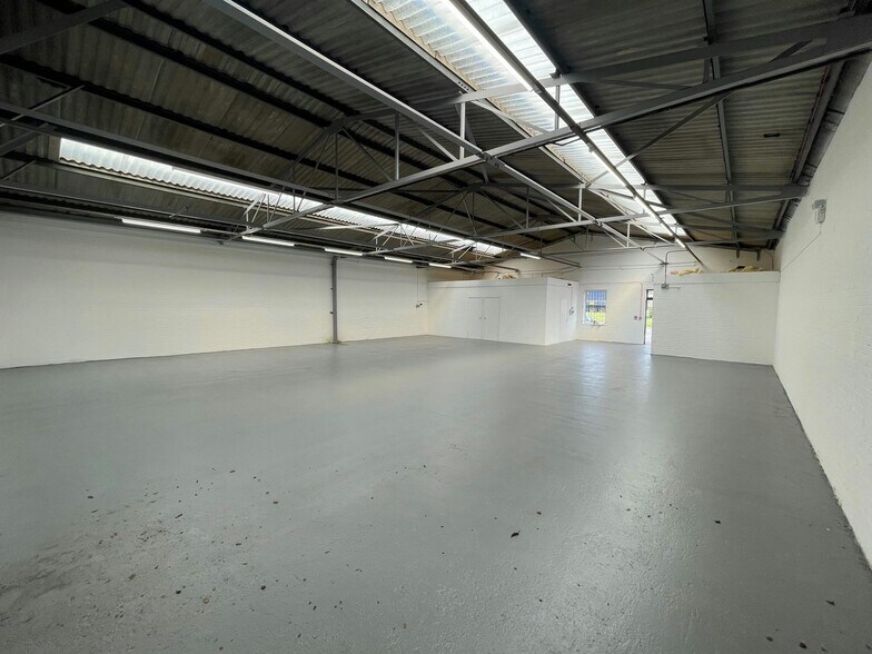 Corringham Rd, Gainsborough to rent - Building Photo - Image 3 of 10