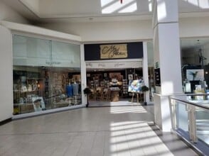 Raven Mdws, Shrewsbury to rent Building Photo- Image 1 of 1