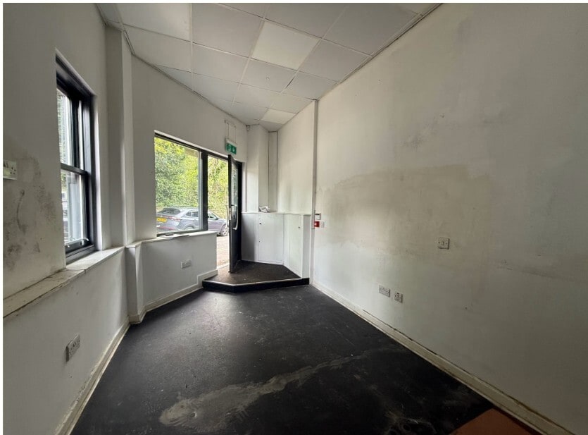 9-21 Clarkston Rd, Glasgow, GLG G44 4EE - Unit 9 -  - Interior Photo - Image 1 of 6