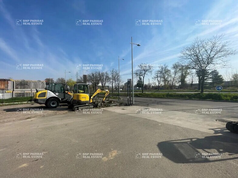 Light Industrial in Strasbourg to rent - Construction Photo - Image 3 of 11