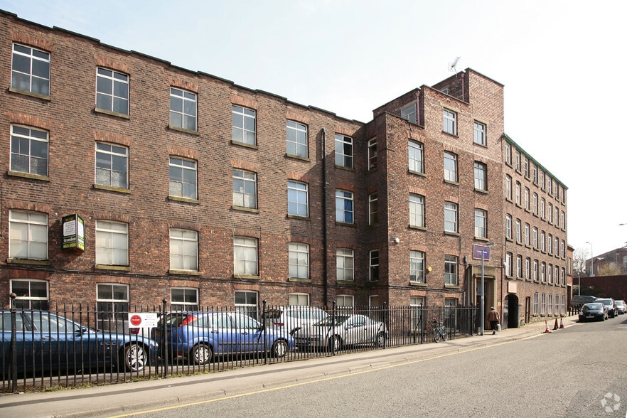 Park Ln, Macclesfield to rent - Building Photo - Image 3 of 3
