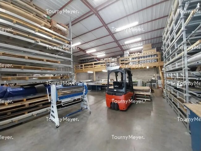 Location Entrepôt 310 m²