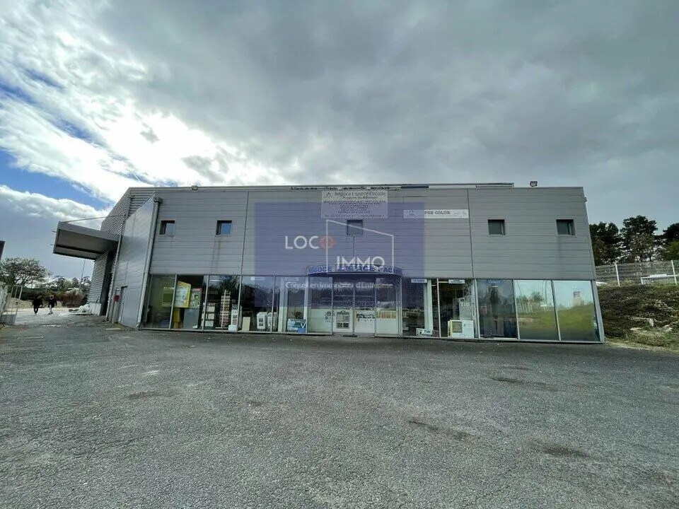 Location Local d'activités 770 m² - Photo 1
