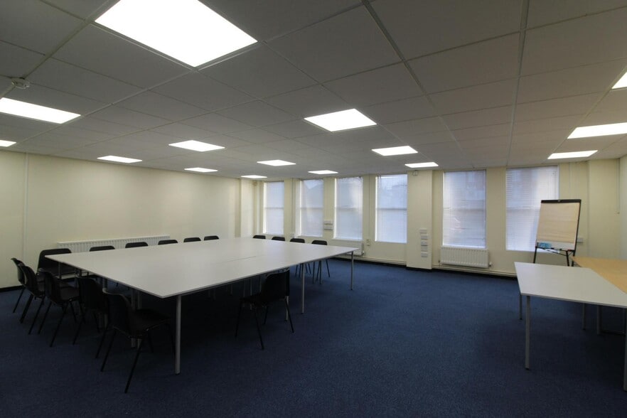 30-32 Yarm Rd, Stockton On Tees to rent - Interior Photo - Image 2 of 8