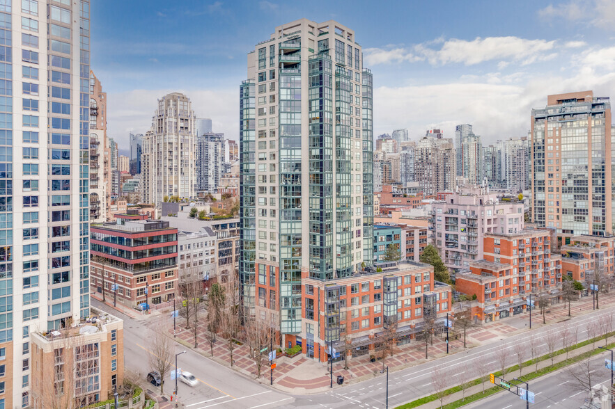 1263-1283 Pacific St, Vancouver, BC for sale - Primary Photo - Image 1 of 4