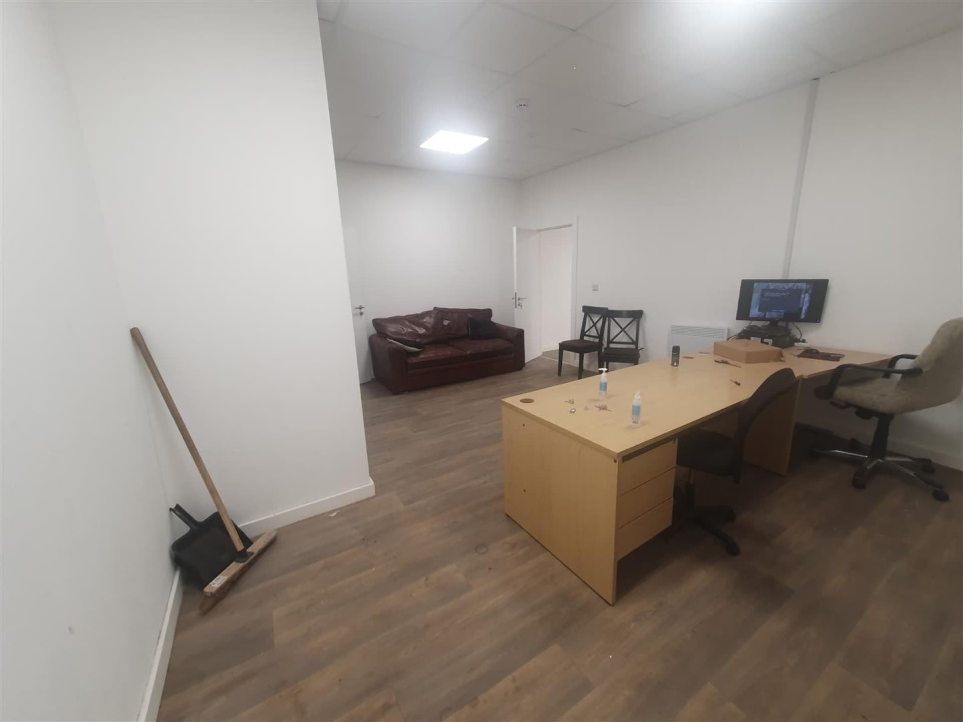 108-110 New St, Huddersfield to rent Interior Photo- Image 1 of 3