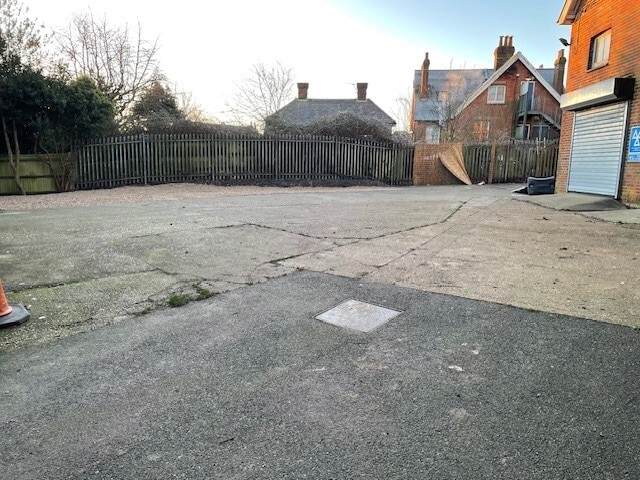 Main A267, Heathfield to rent - Building Photo - Image 3 of 4