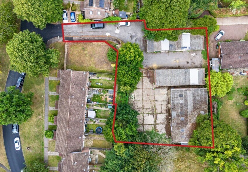 40-42 St. Martins Close, East Horsley for sale - Aerial - Image 2 of 7