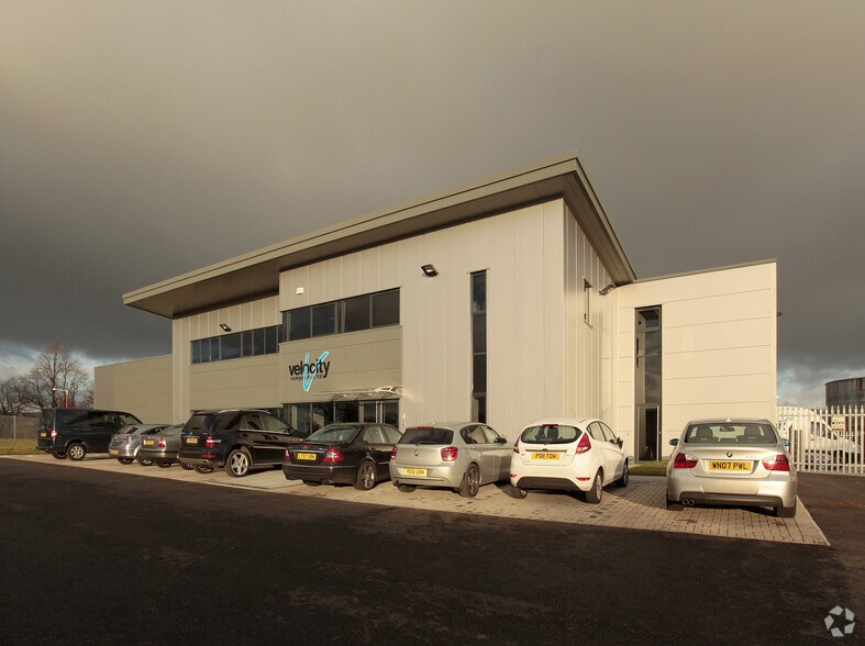 Billington Rd, Burnley for sale - Primary Photo - Image 1 of 1