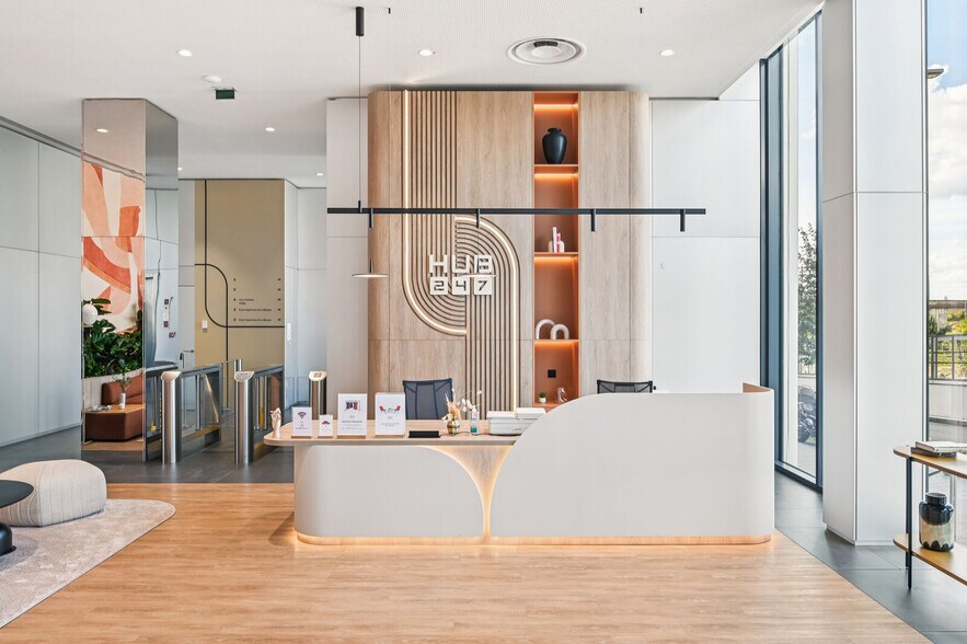 Office in Nanterre to rent - Building Photo - Image 3 of 16