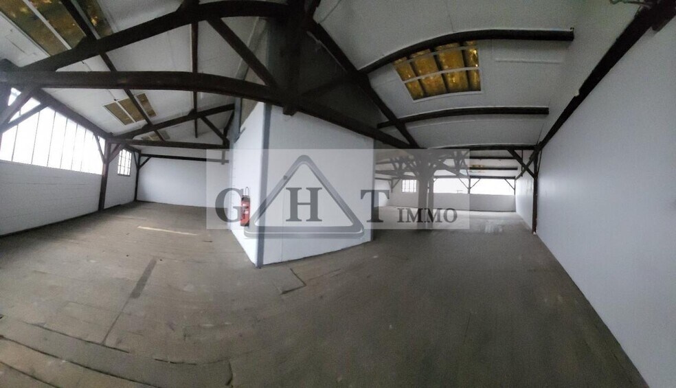 Industrial in Villeneuve-Saint-Georges to rent - Building Photo - Image 3 of 8