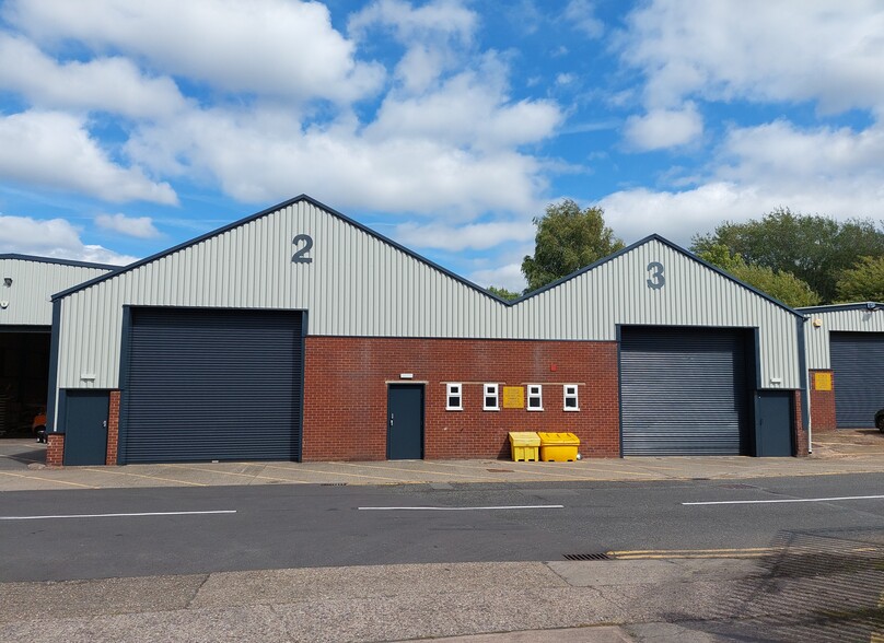 3 Church Ln, West Bromwich for rent - Building Photo - Image 2 of 13