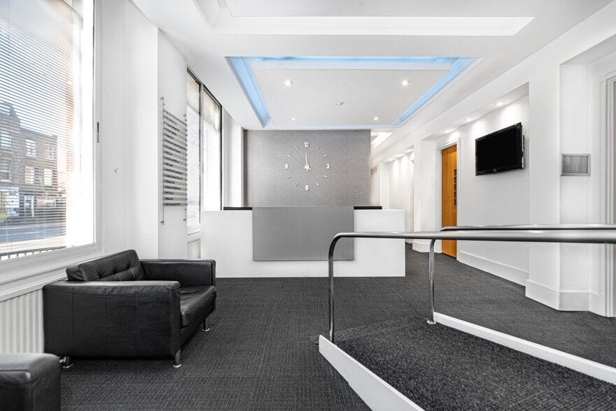 344-354 Grays Inn Rd, London to rent - Interior Photo - Image 2 of 10