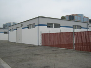 3211 Maple St, Santa Ana, CA for rent Building Photo- Image 2 of 3