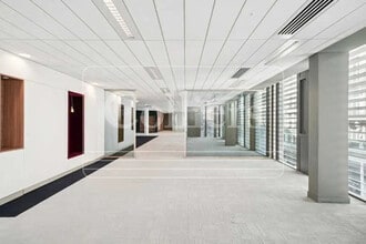 Office in Lyon to rent Interior Photo- Image 1 of 3