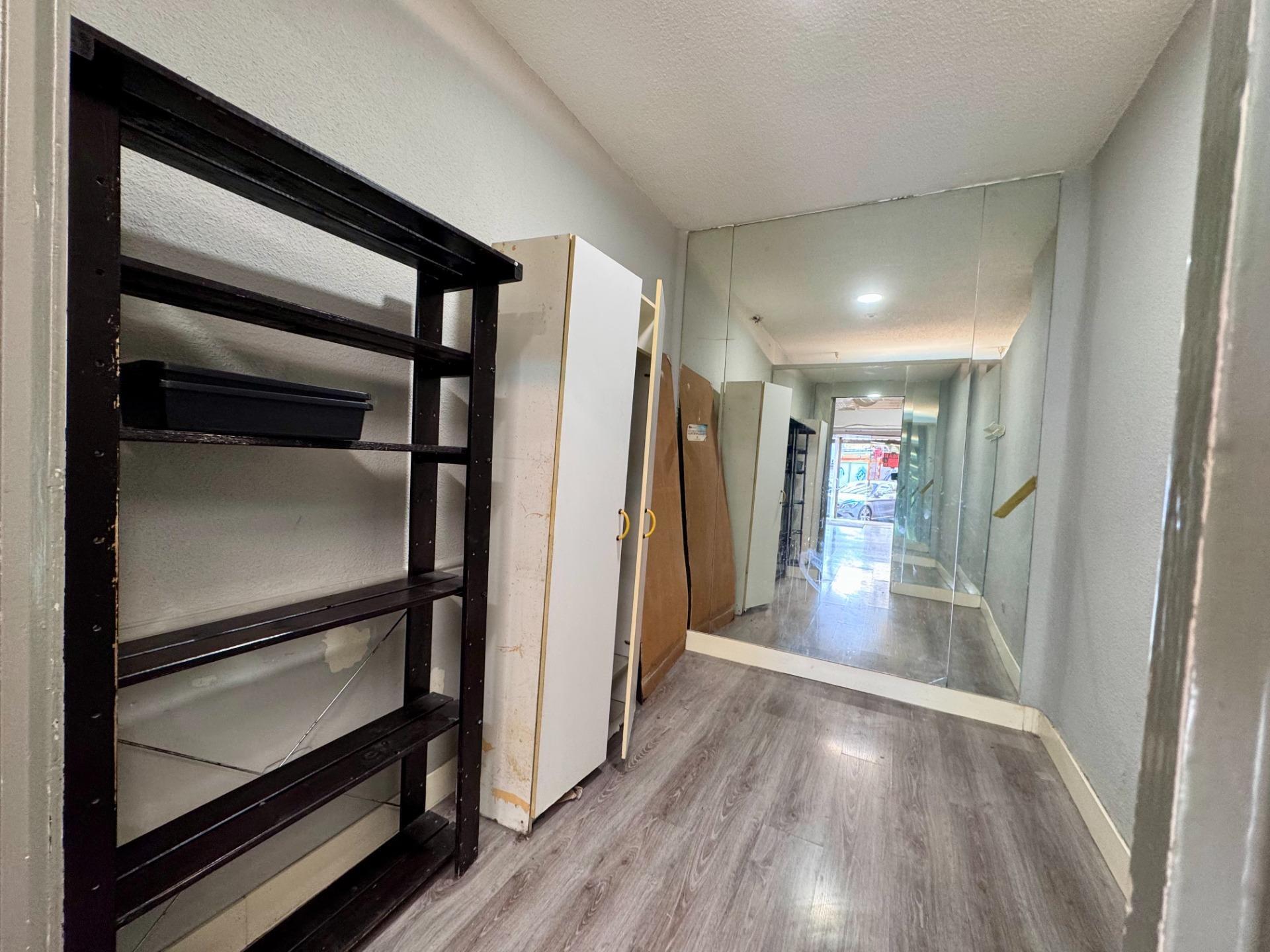 Retail in Madrid, Madrid to rent Interior Photo- Image 1 of 5