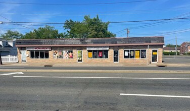 718-724 N Wellwood Ave, Lindenhurst, NY for rent Building Photo- Image 1 of 6