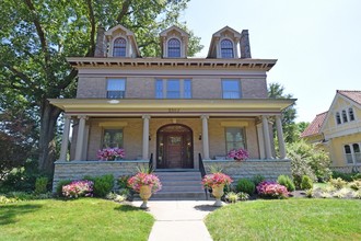 2567 Erie Ave, Cincinnati, OH for sale Primary Photo- Image 1 of 1