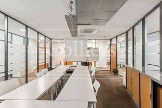 Office in Marseille to rent Building Photo- Image 2 of 27