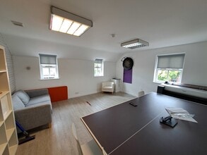 3 High St, Milton Keynes to rent Interior Photo- Image 2 of 3