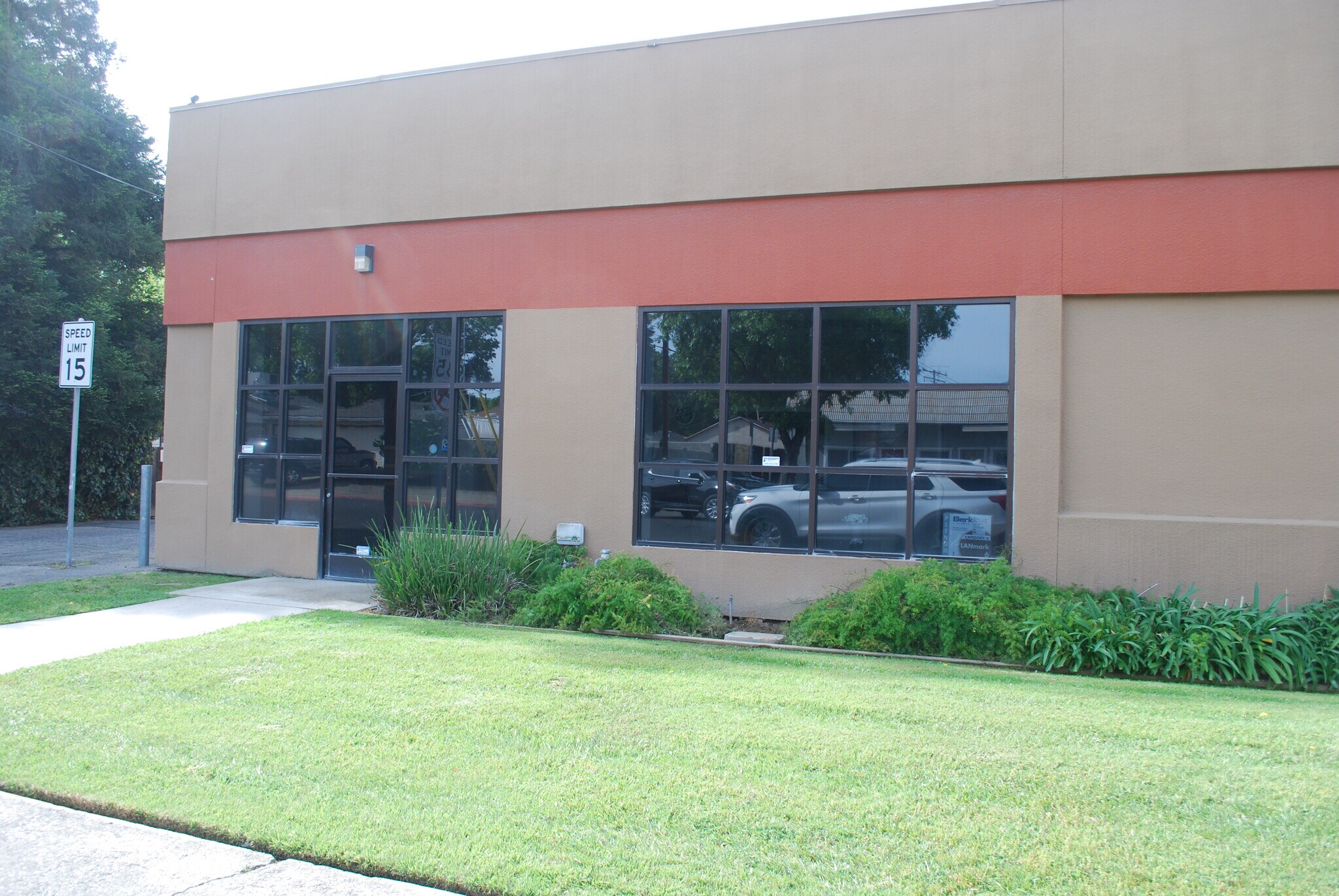 1562 Tully Rd, Modesto, CA for sale Primary Photo- Image 1 of 1