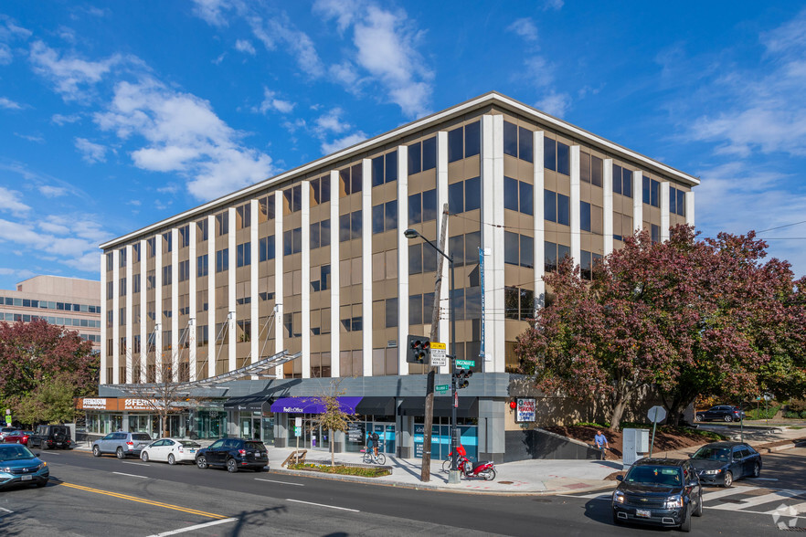 5225 Wisconsin Ave NW, Washington, DC for rent - Building Photo - Image 1 of 14