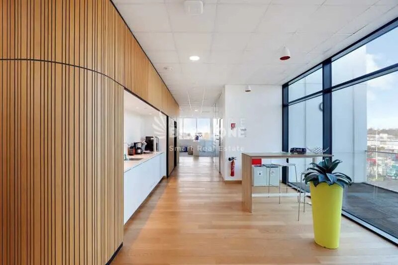 Office in Gennevilliers to rent - Building Photo - Image 1 of 25
