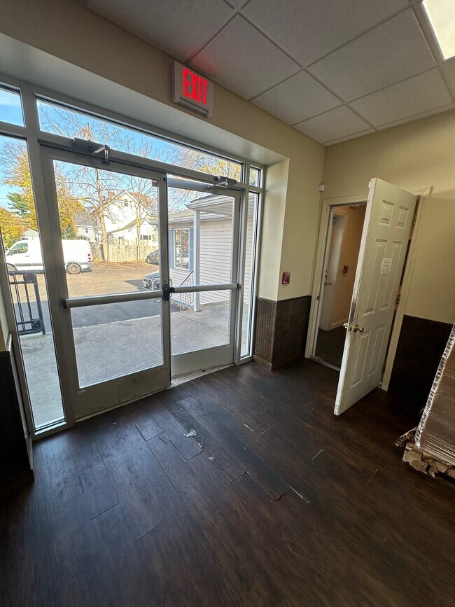 More details for 49-R High St, Woburn, MA - Retail to Rent