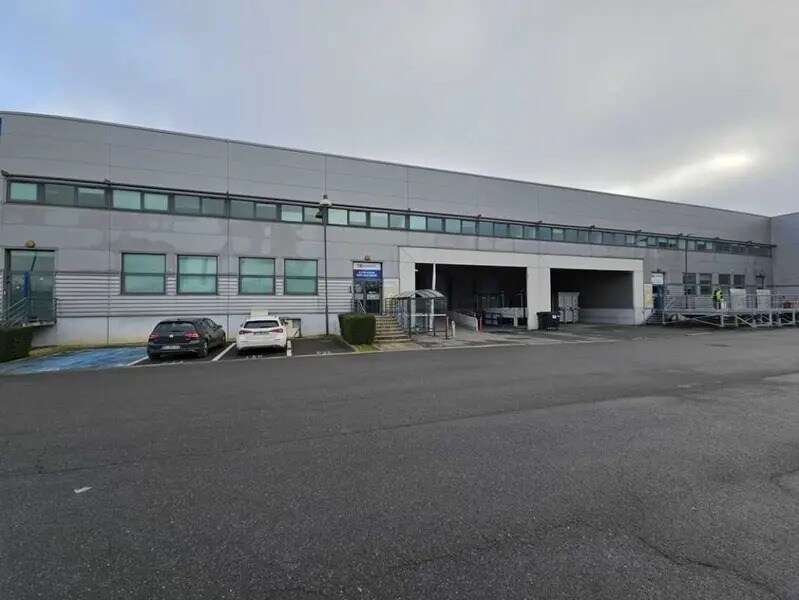 Light Industrial in Ivry-sur-Seine to rent Building Photo- Image 1 of 12