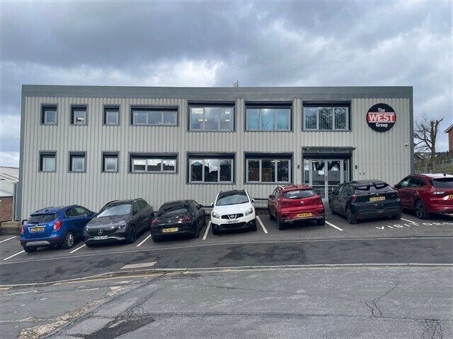 Arnside Rd, Waterlooville to rent Building Photo- Image 1 of 6