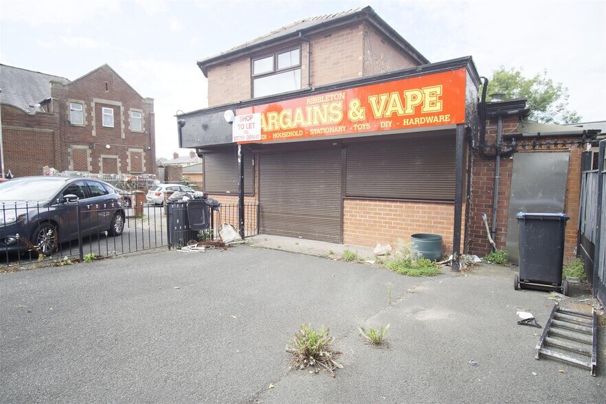 2 Floyd Rd, Preston to rent - Building Photo - Image 2 of 2