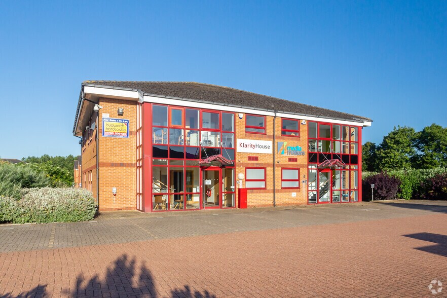 41 Commerce Rd, Peterborough for sale - Primary Photo - Image 1 of 1