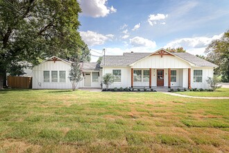 3320 W Waco Dr, Waco, TX for rent Building Photo- Image 1 of 34