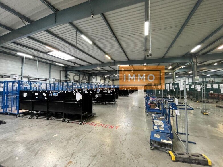 Light Industrial in Mitry-Mory to rent - Interior Photo - Image 3 of 7