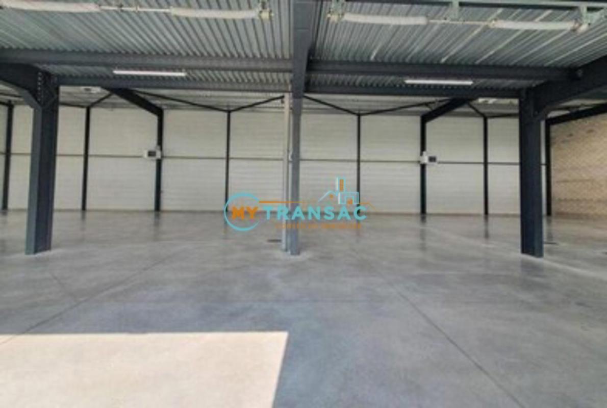 Light Industrial in Bondoufle for sale Interior Photo- Image 1 of 7