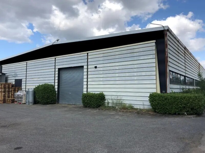 6 Rue Yves Toudic, Vénissieux to rent Building Photo- Image 1 of 11