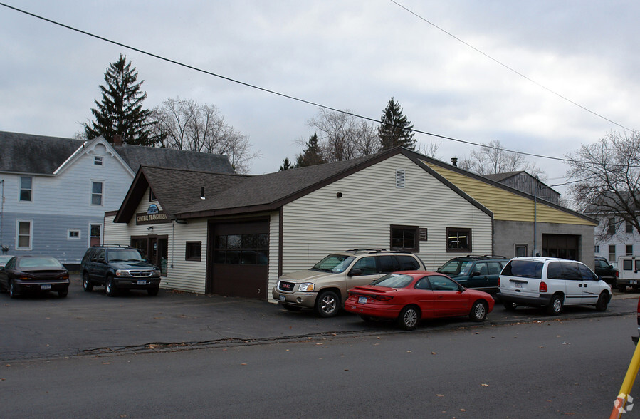 349 N Perry St, Johnstown, NY for sale - Primary Photo - Image 1 of 1