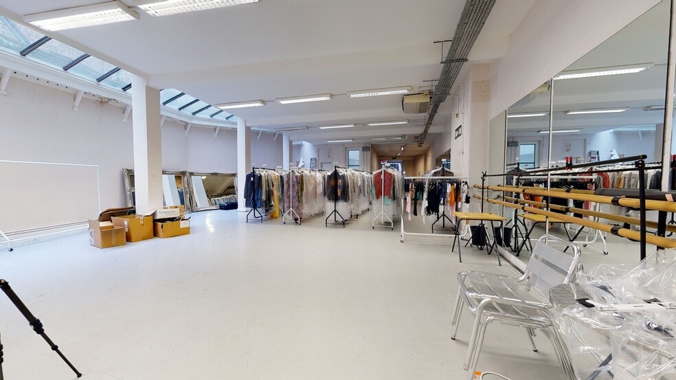 346 Old St, London to rent - Interior Photo - Image 1 of 28