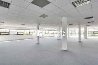 Office in Saint-Priest to rent Interior Photo- Image 2 of 3