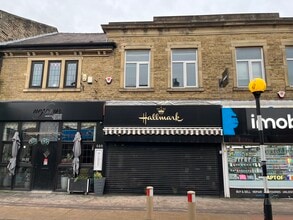 80 Commercial St, Brighouse to rent Interior Photo- Image 1 of 1